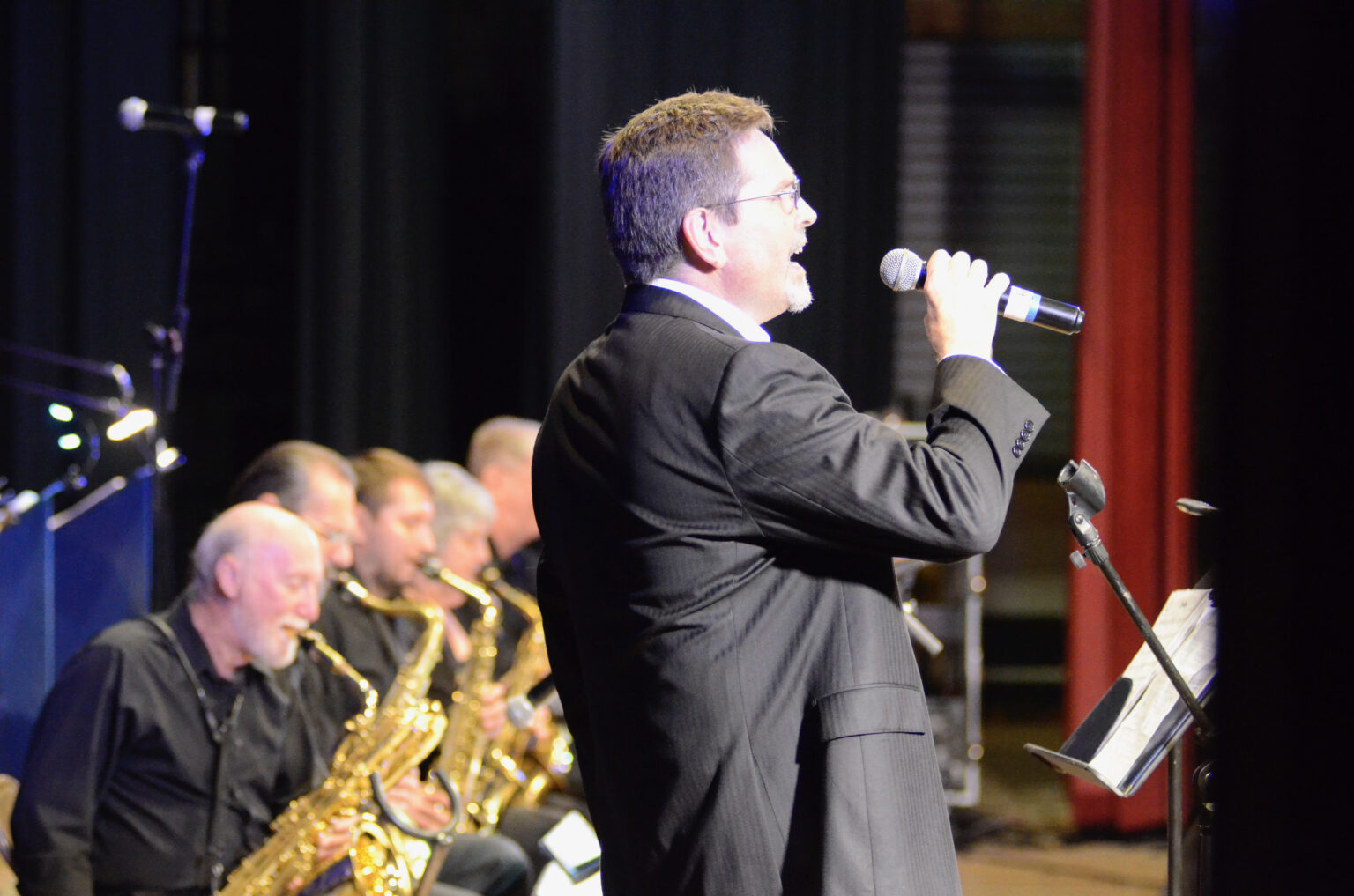 Singing with Swing 101 Big Band